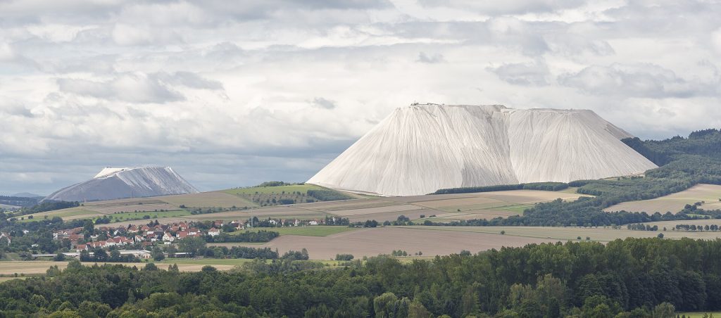 Monte Kali w Heringen. Fot. CEphoto, Uwe Aranas / CC BY-SA 3.0, Wikimedia Commons.
