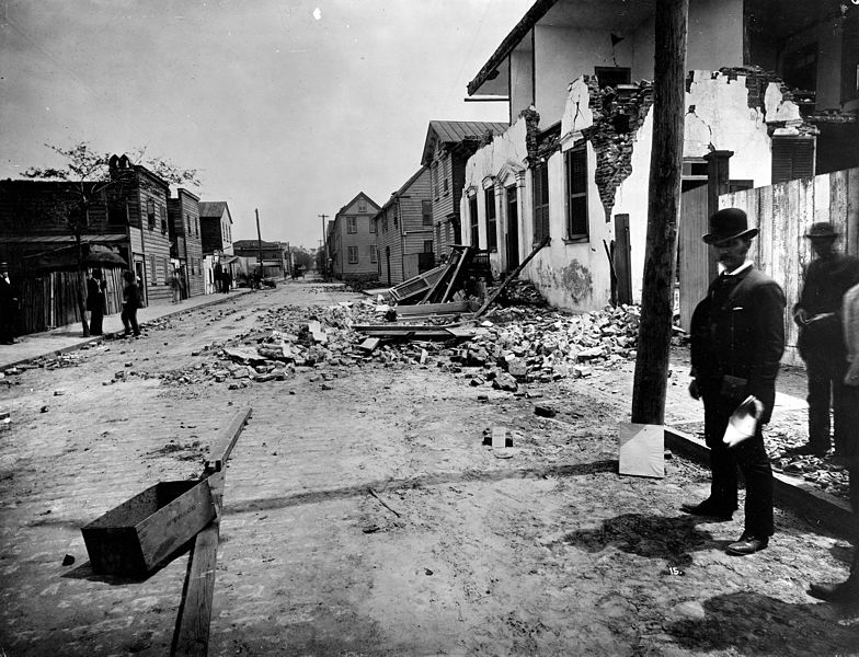 Miasto Charleston zniszczone po trzęsieniu ziemi w 1886 roku