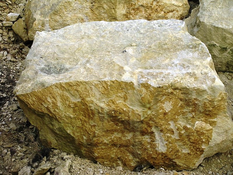 Kawałek beżowego kamienia