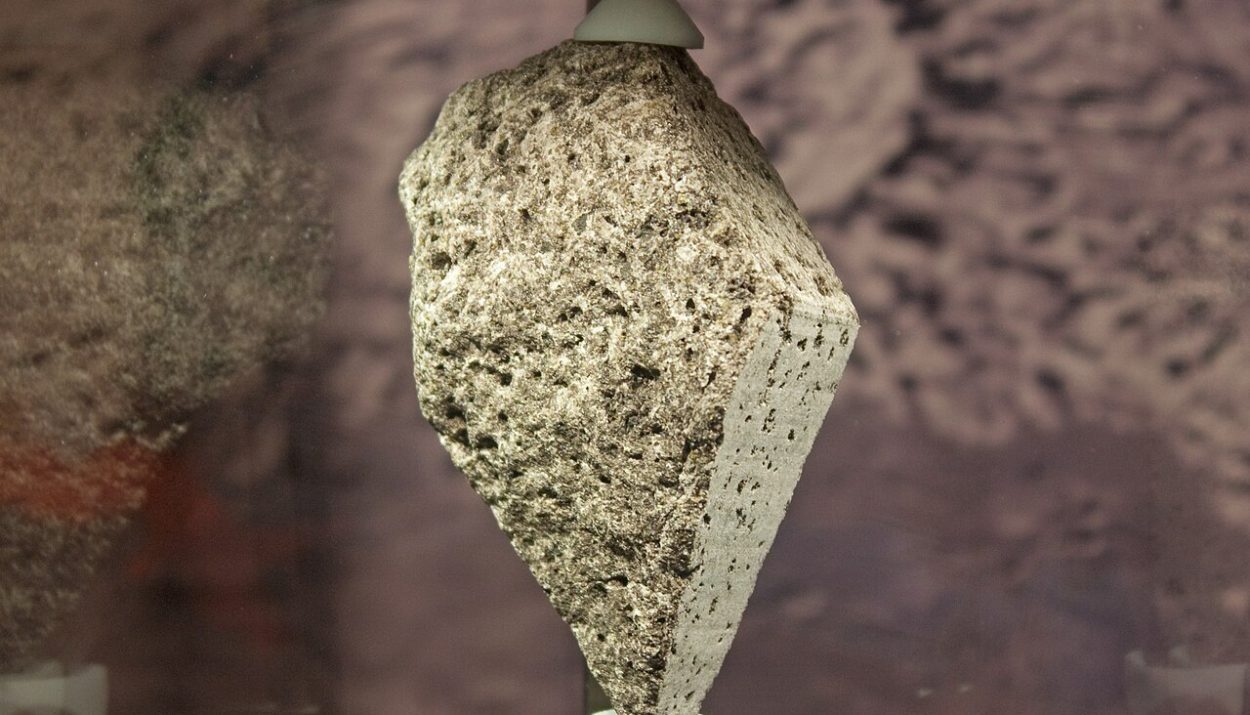 Próbka skały księżycowej